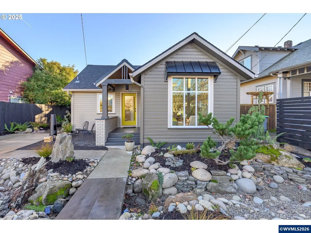 326 NE 8th St, McMinnville, OR 97128 - Image #1