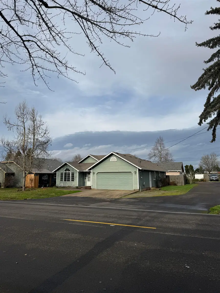 1041  Barnes Av, Salem, OR 97306 - Image #2