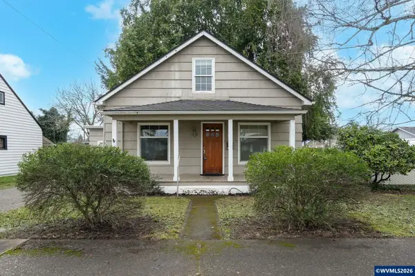 612  Walnut St, Lebanon, OR 97355