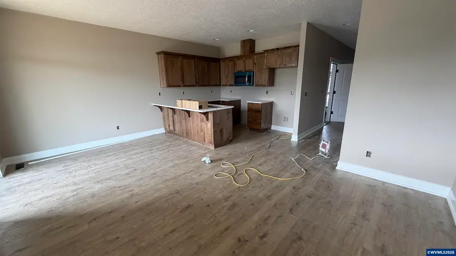 595 NE Evergreen Av, Dallas, OR 97338 - #3