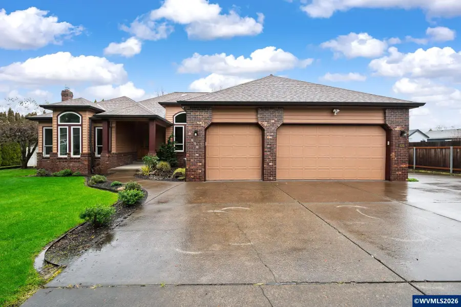 610 NE Sundance Ct, Hillsboro, OR 97124 - Image #2