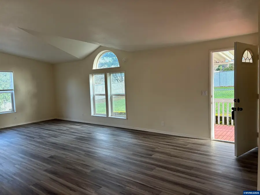 2000  Robins (#7) Ln SE, Salem, OR 97306 - #3