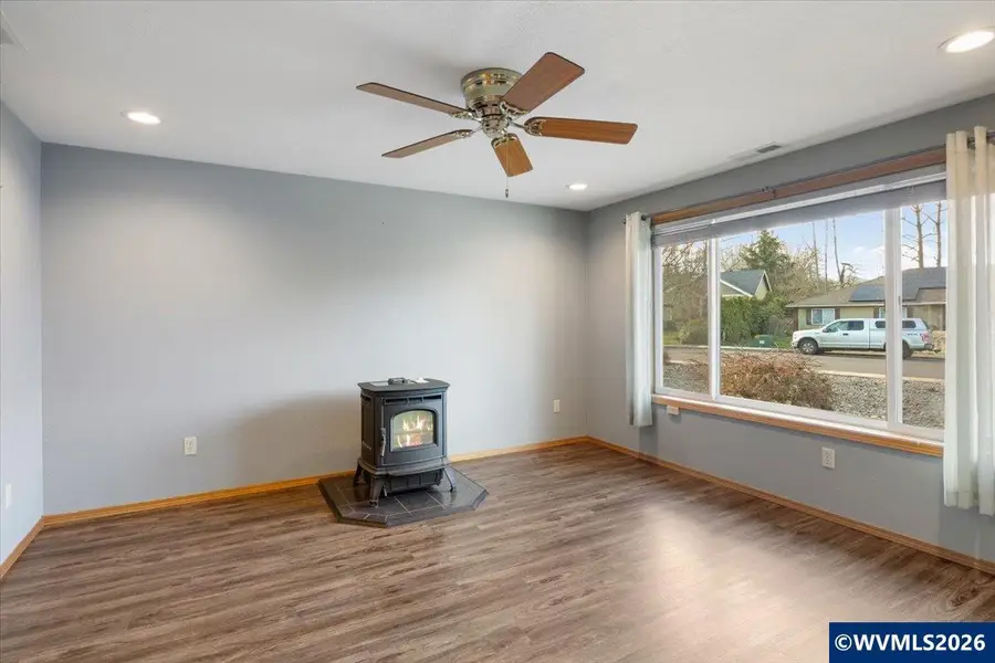 424 SW Augustus Dr, Dallas, OR 97338 - #2