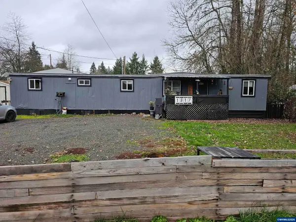 1817  Vine St, Sweet Home, OR 97386