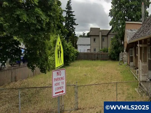 596  14th St SE, Salem, OR 97301 - #2