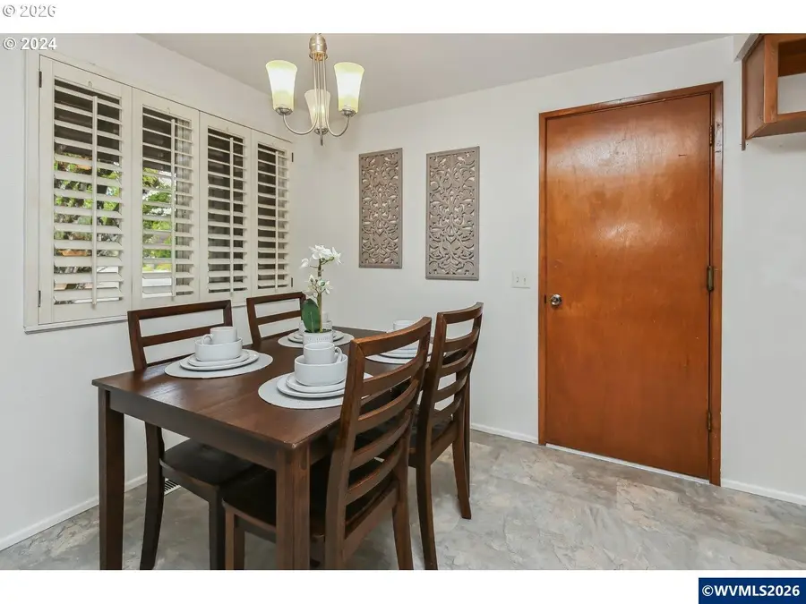 2420  Willona Dr Dr, Eugene, OR 97408 - Image #2