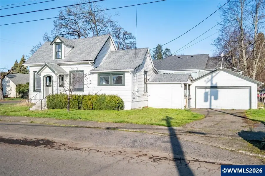 109 E Isabella St, Lebanon, OR 97355 - Image #2