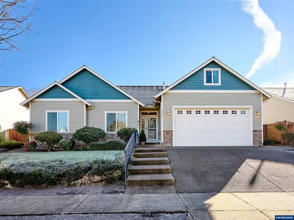 918  Pioneer Dr, Silverton, OR 97381