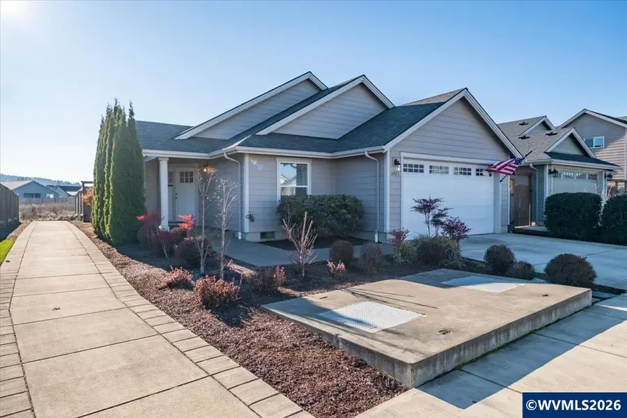 1721 SE Osoberry St, Dallas, OR 97338 - #2