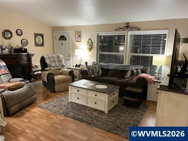 642  Royalty Cir NE, Salem, OR 97301 - Image #2