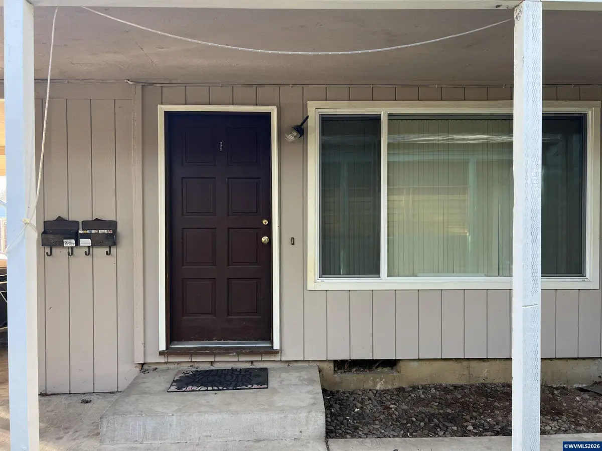 555-557 NW Oak Av, Corvallis, OR 97333 - Image #1