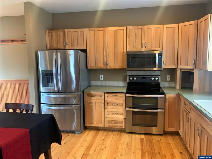 401  Kay Av, Brownsville, OR 97327 - Image #3