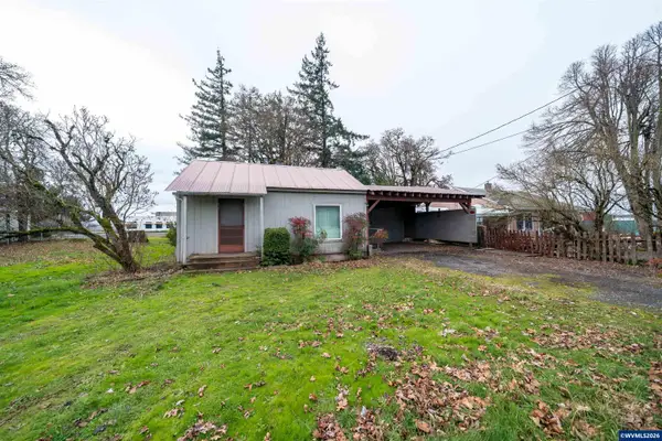 435 N Peach St, Stayton, OR 97383