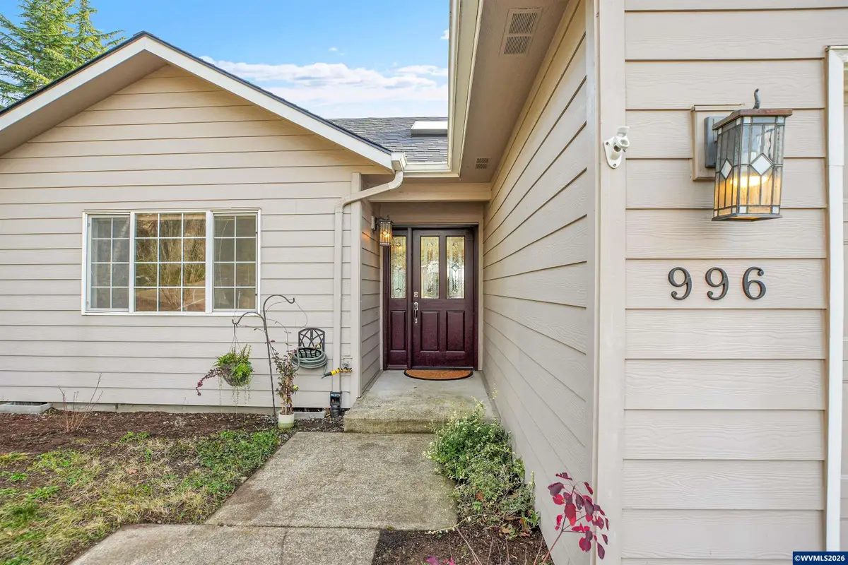 996  Parkway Dr, Salem, OR 97304 - Image #1
