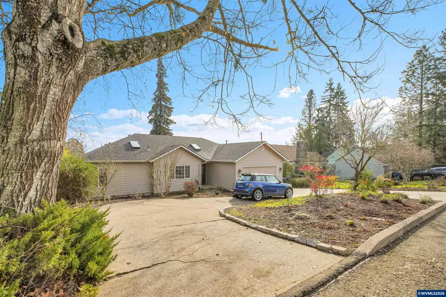 996  Parkway Dr, Salem, OR 97304 - Image #2