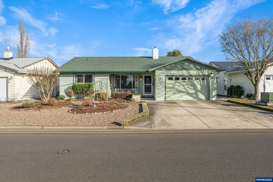 2093 W Hayes St, Woodburn, OR 97071 - Image #2