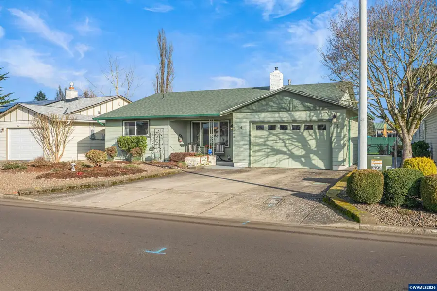 2093 W Hayes St, Woodburn, OR 97071 - Image #3