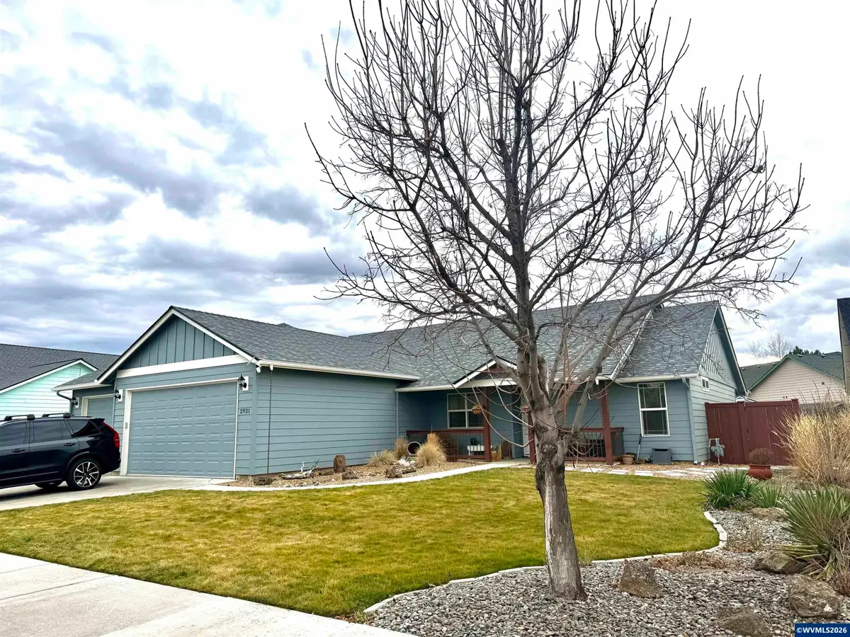 2921 NW 19th St, Redmond, OR 97756 - #1