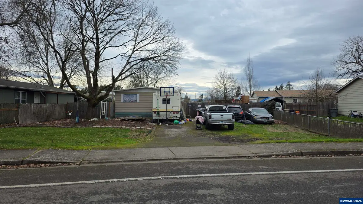 530 S 6TH St, Harrisburg, OR 97446 - #1