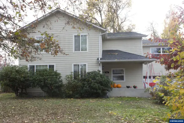 451  Oak Terrace St, Sweet Home, OR 97386