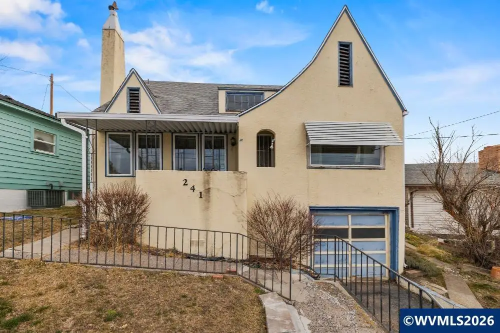 241  Hillside Av, Klamath Falls, OR 97601 - #1