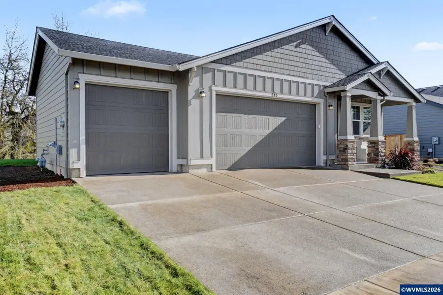 215  Walnut St, Mount Angel, OR 97362 - #2