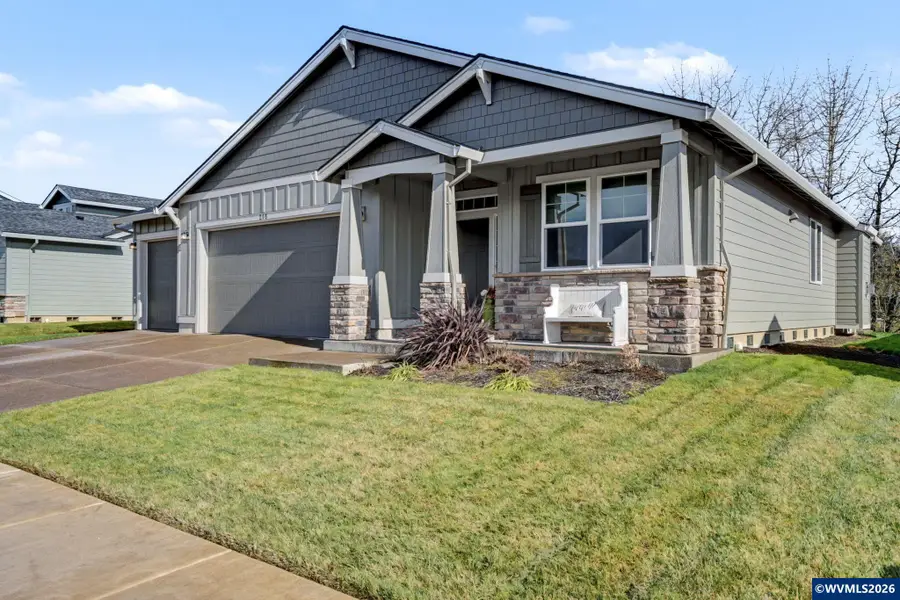 215  Walnut St, Mount Angel, OR 97362 - #3