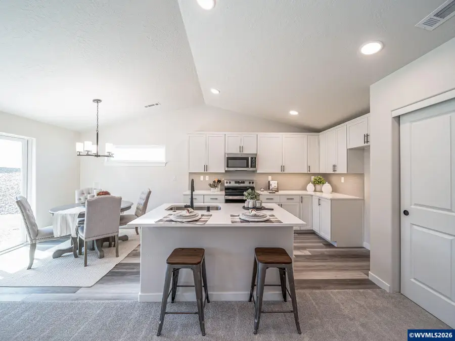 3206 S 13th St, Lebanon, OR 97355 - Image #2