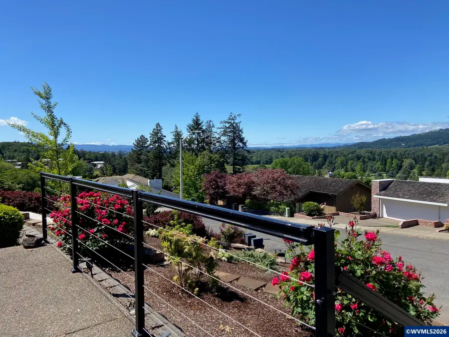 3586  Cherokee Dr S, Salem, OR 97302 - Image #3