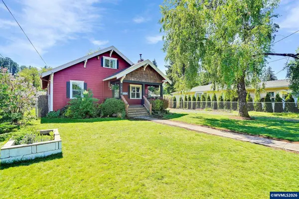 318  Koons St, Silverton, OR 97381