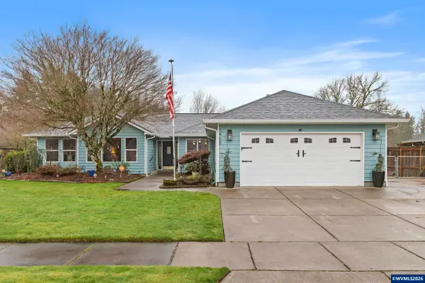 1468 E Burnett St, Stayton, OR 97383