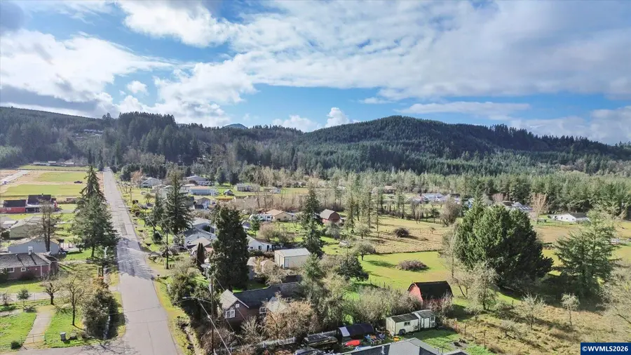 1182  43rd Av, Sweet Home, OR 97386 - #3