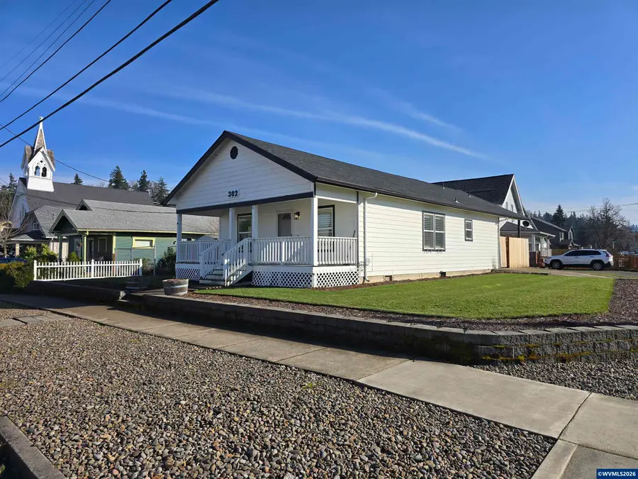 302  Jersey St, Silverton, OR 97381 - #2