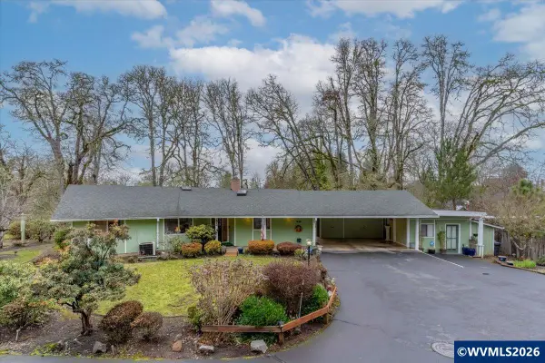 989 SW Hunter St, Dallas, OR 97338