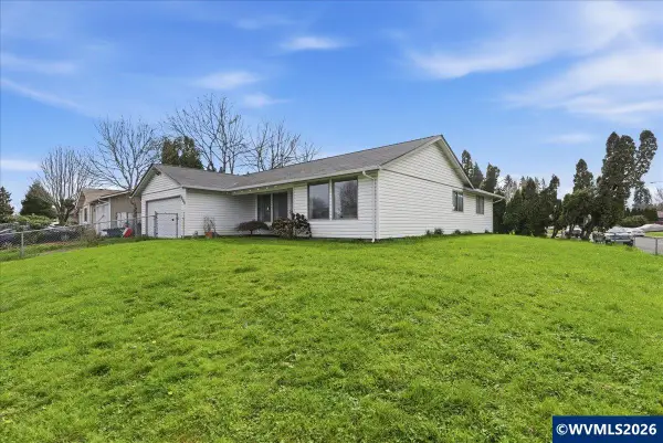 990  Hazel St, Aumsville, OR 97325