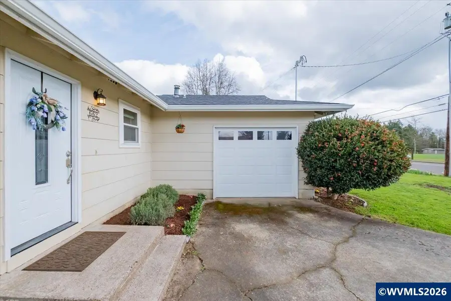 662 W Ellendale Av, Dallas, OR 97338 - #2