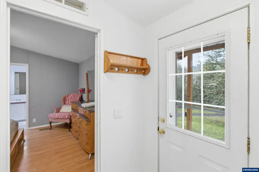 25045  Gap Rd, Brownsville, OR 97327 - #3