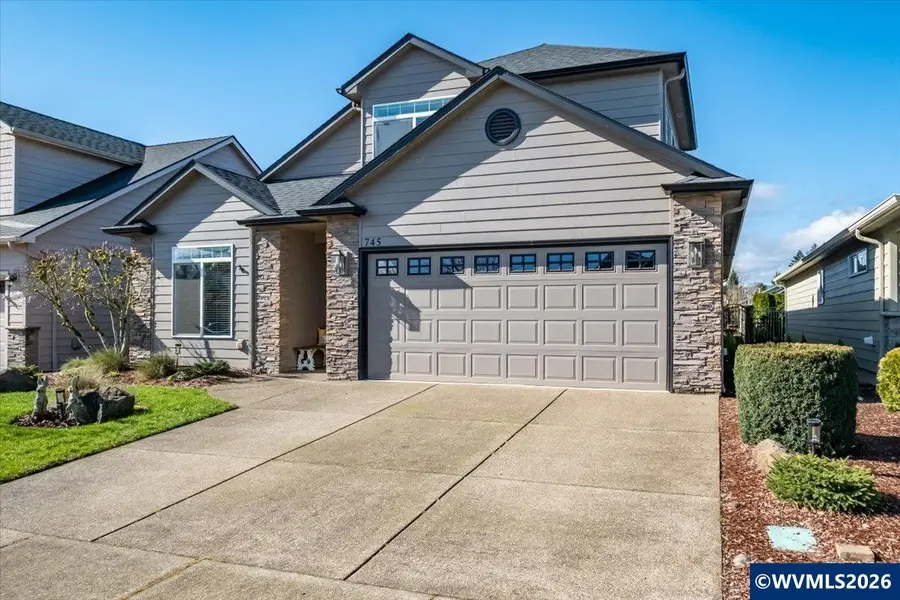 745 SE Glendover Ln, Dallas, OR 97338 - #2