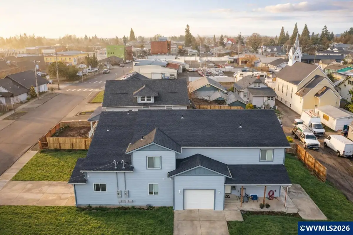 315 S 1st St (& 301 Drake St) St, Silverton, OR 97381 - #1