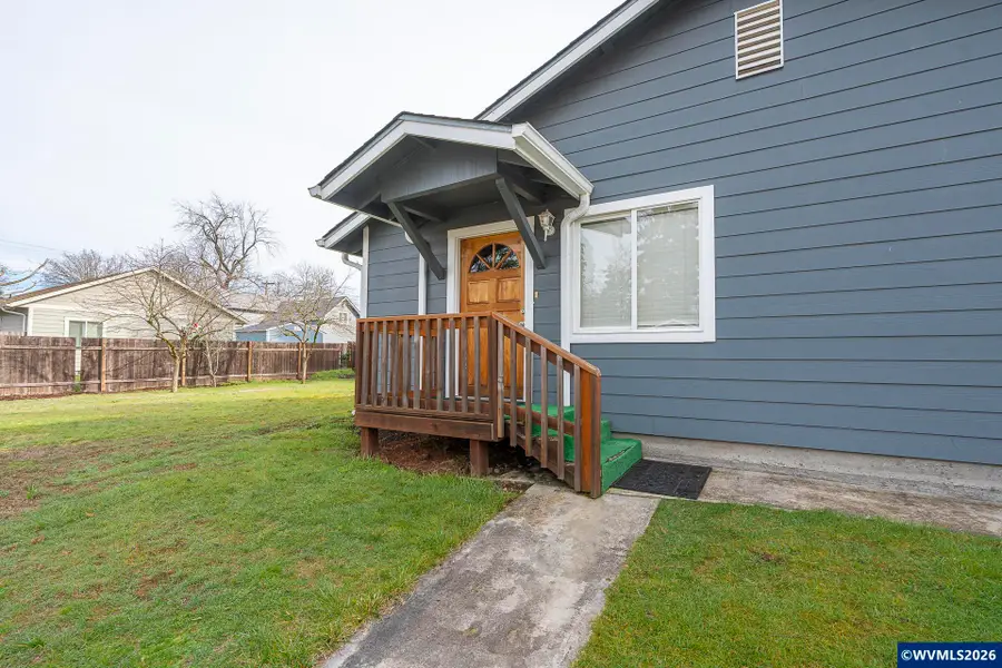 158 S Evergreen Av, Stayton, OR 97383 - #2