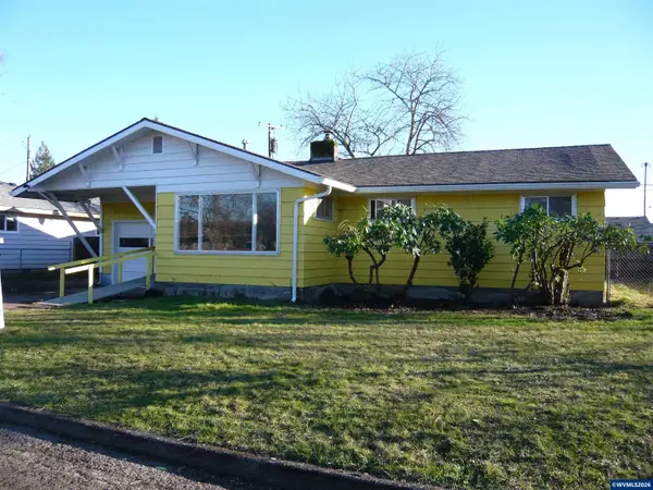 1371  B St, Independence, OR 97351