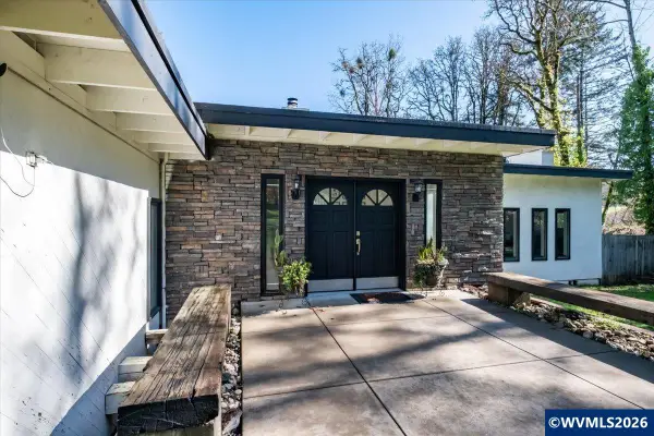 38597  Shady Oak Rd NE, Albany, OR 97322