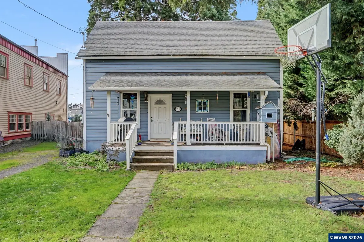 213  Mill St, Silverton, OR 97381 - #1
