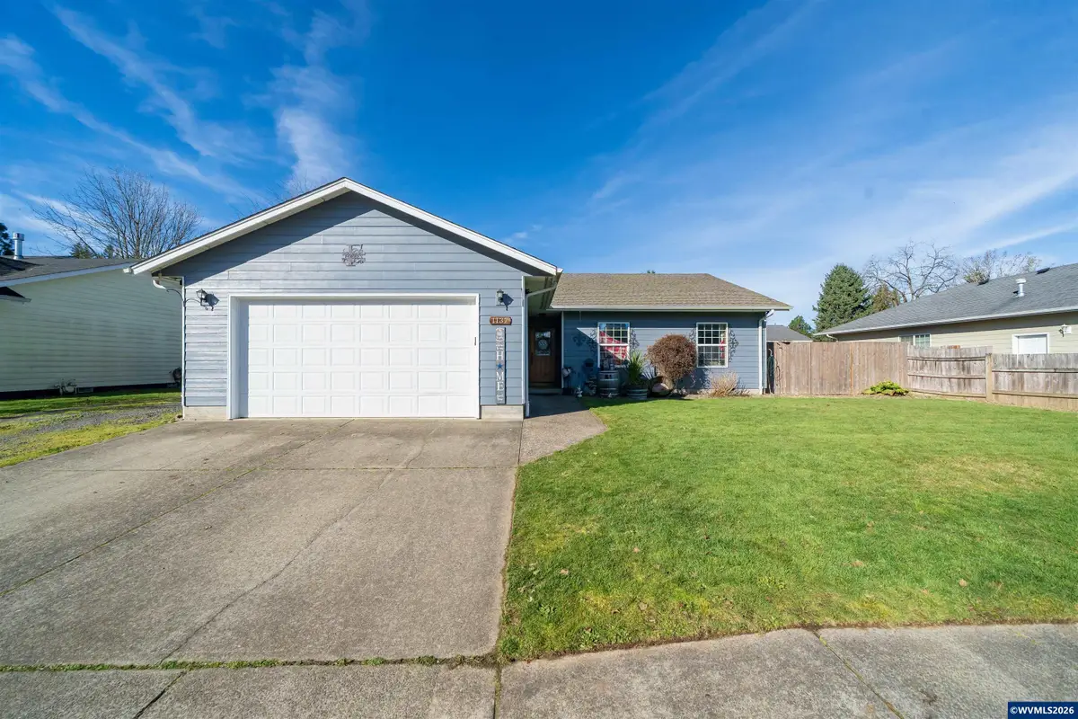 1137 SE 2nd Av, Mill City, OR 97360 - #1