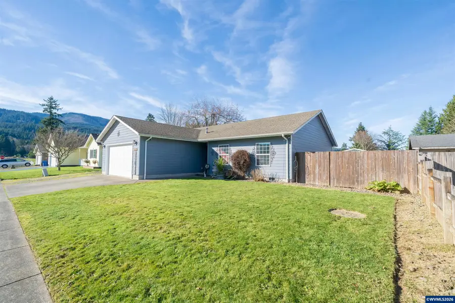 1137 SE 2nd Av, Mill City, OR 97360 - #2