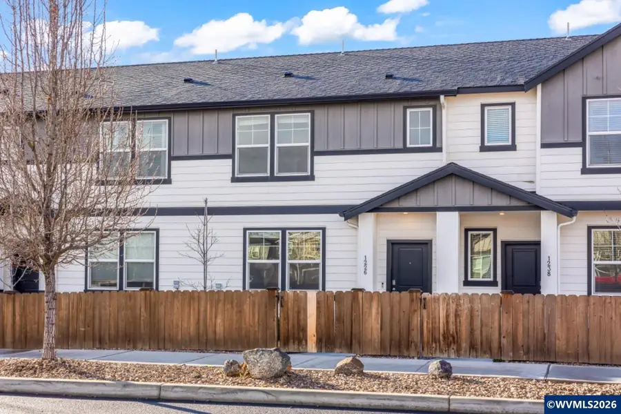 1226 NW Upas Pl, Redmond, OR 97756 - #2