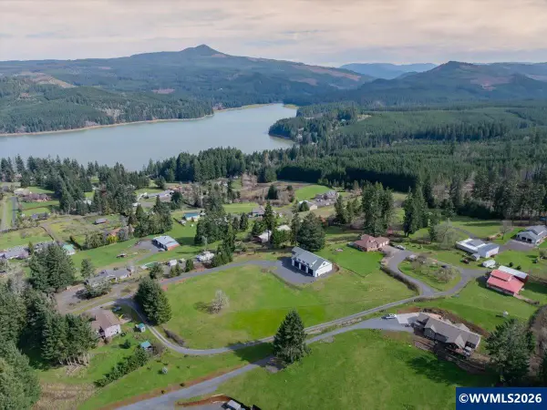 27579  Riggs Hill Rd, Sweet Home, OR 97345