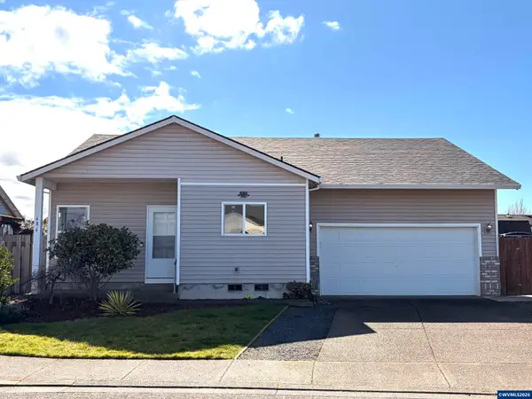 686  Columbia Dr, Molalla, OR 97038