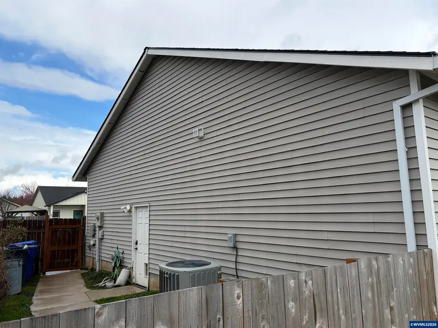 686  Columbia Dr, Molalla, OR 97038 - #3