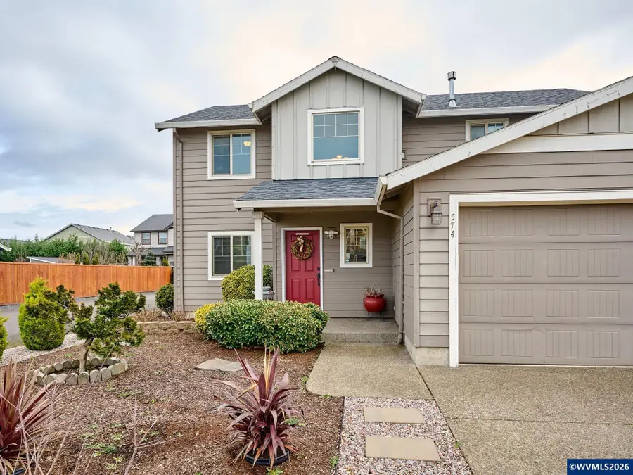 574  Prairie St, Woodburn, OR 97071 - #2